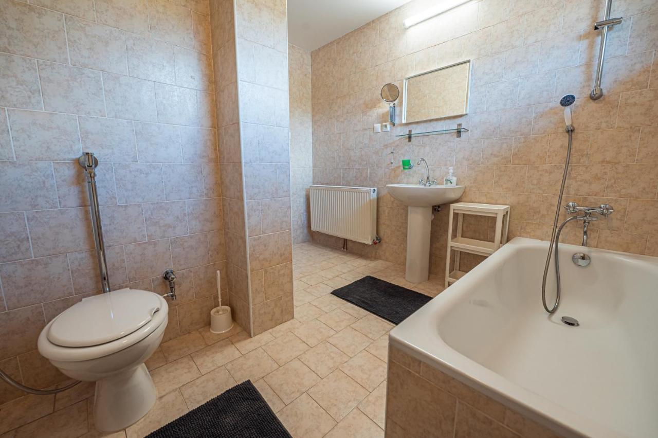 Xlsuite Apartment Comfort Piestany Bagian luar foto