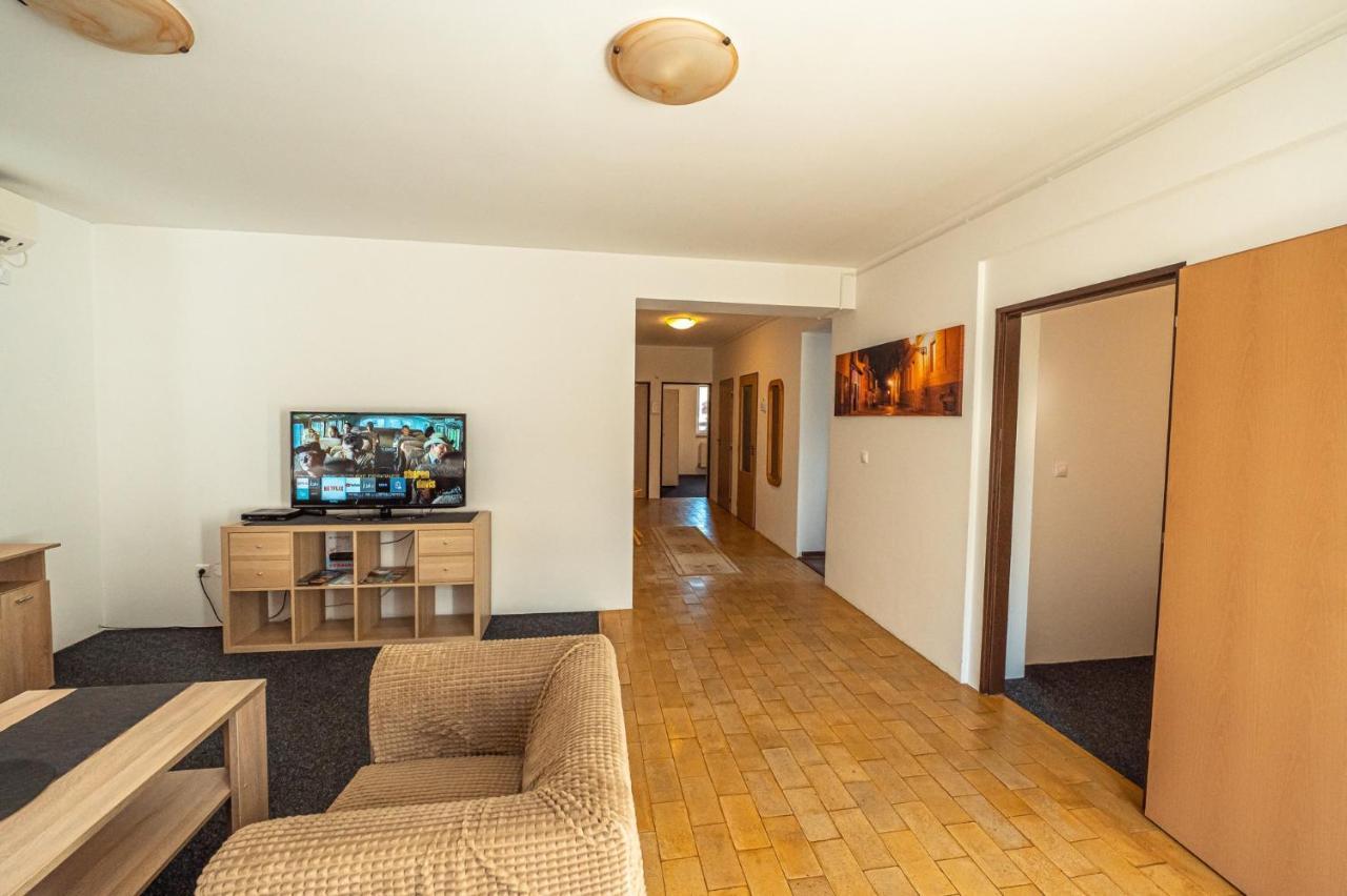Xlsuite Apartment Comfort Piestany Bagian luar foto